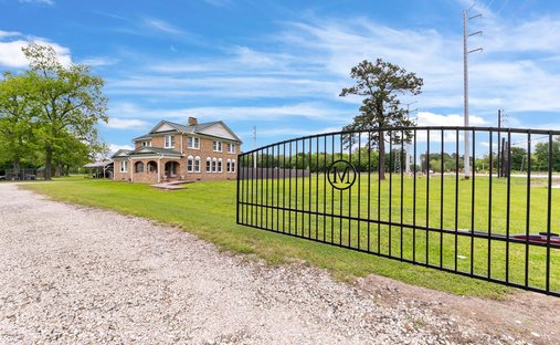 House in Highlands, Texas, United States 1