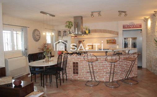 House in Mosnac, Nouvelle-Aquitaine, France 1