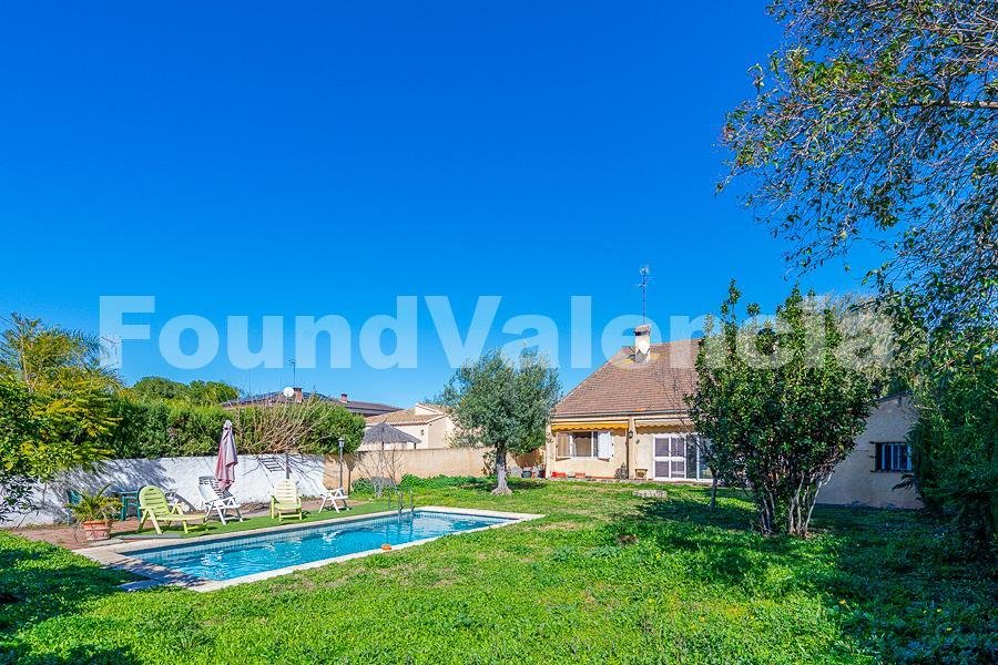 Villa in l'Eliana, Valencian Community, Spain 1 - 17482827