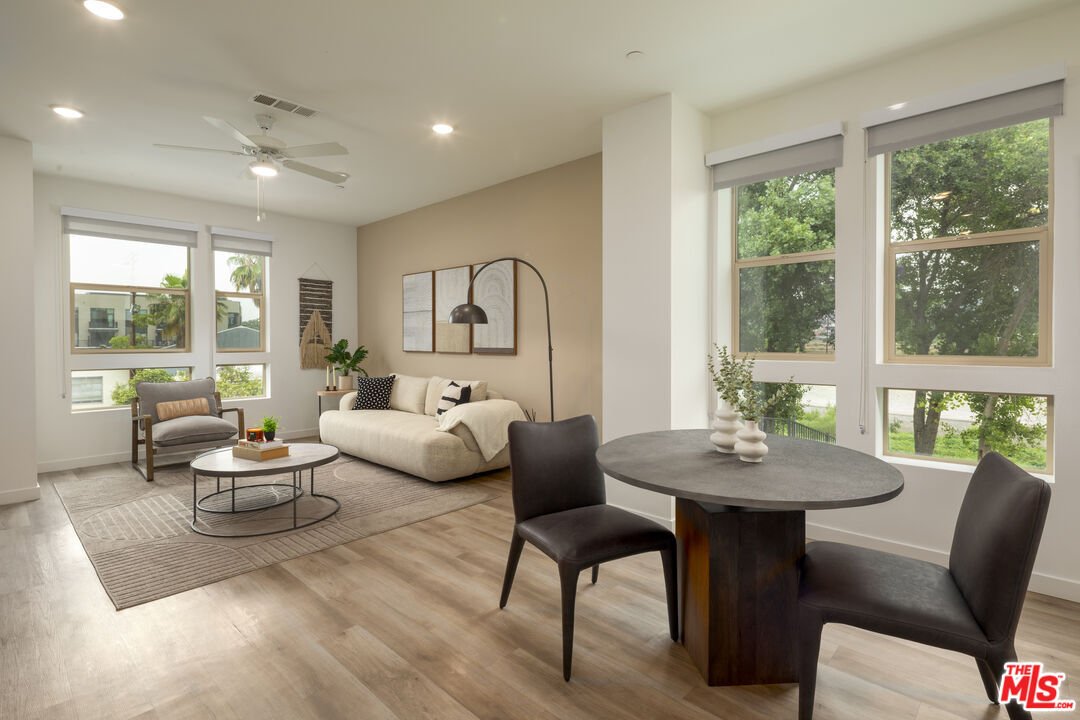 Los Angeles, California, United States 3 - 17482588