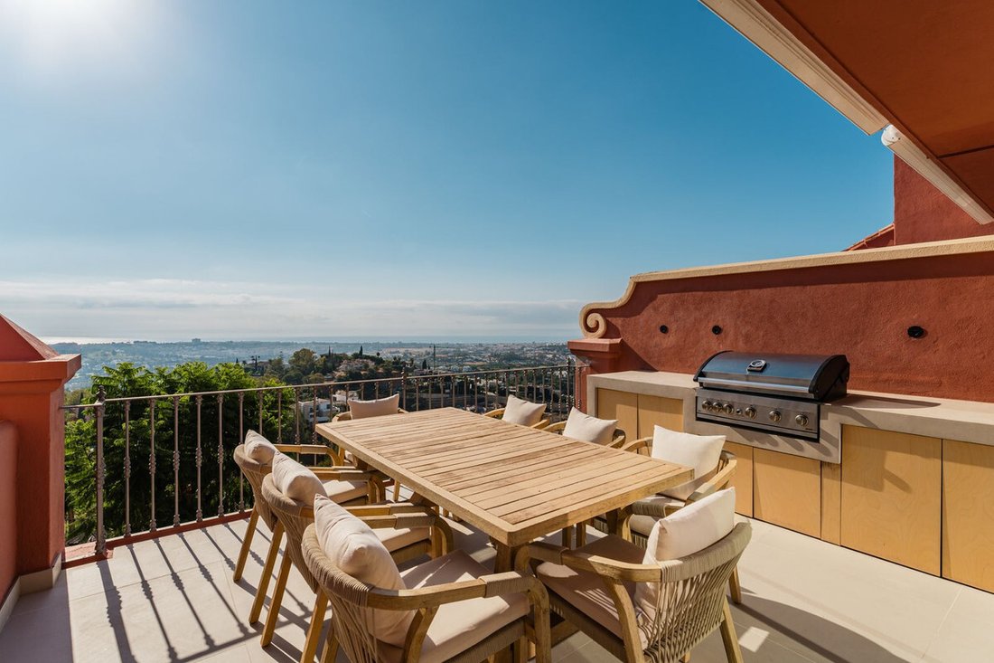 Penthouse in La Quinta, Benahavis, Andalusia 1 - 17483180