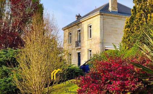 Estate in Saint-Laurent-d'Arce, Nouvelle-Aquitaine, France 1
