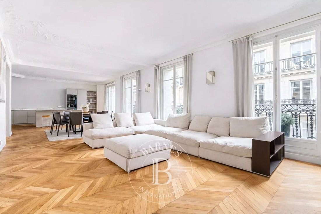Apartment in Porte Dauphine, Paris 16e Arrondissement, Paris 4 - 17078248