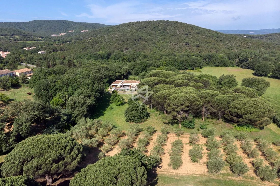 Villa in Mimet, Provence-Alpes-Côte d'Azur, France 1 - 14335098
