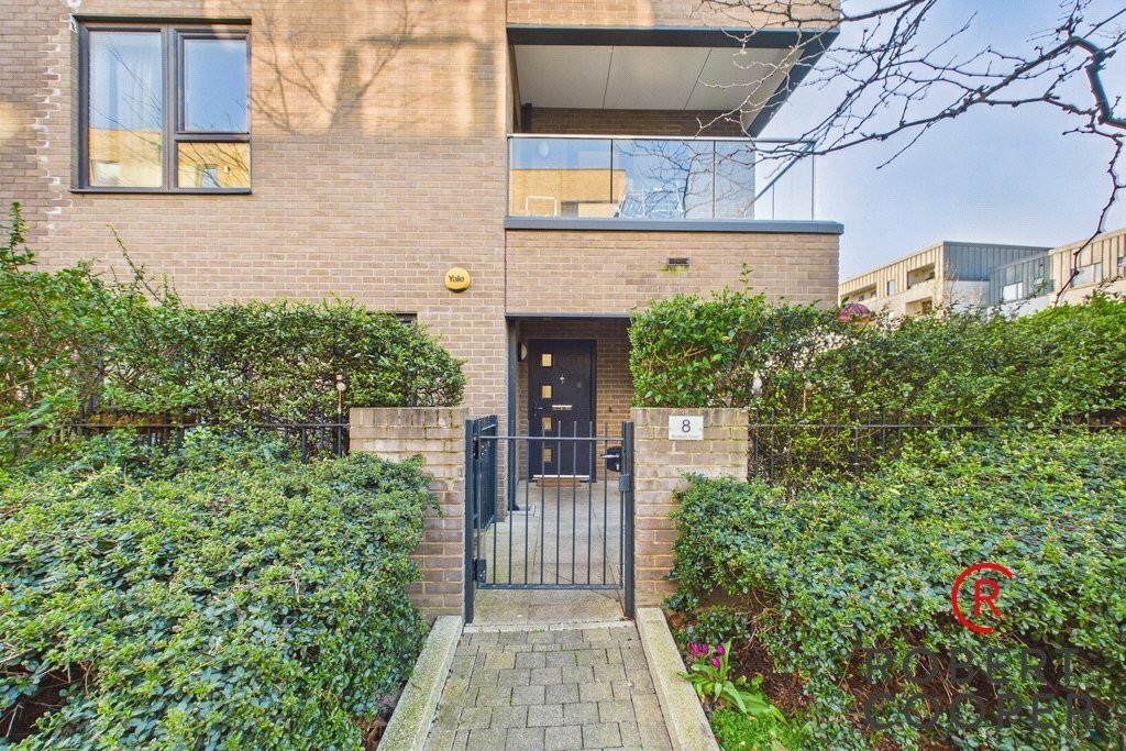Apartment in Rayners Lane, Harrow, England 4 - 17482830