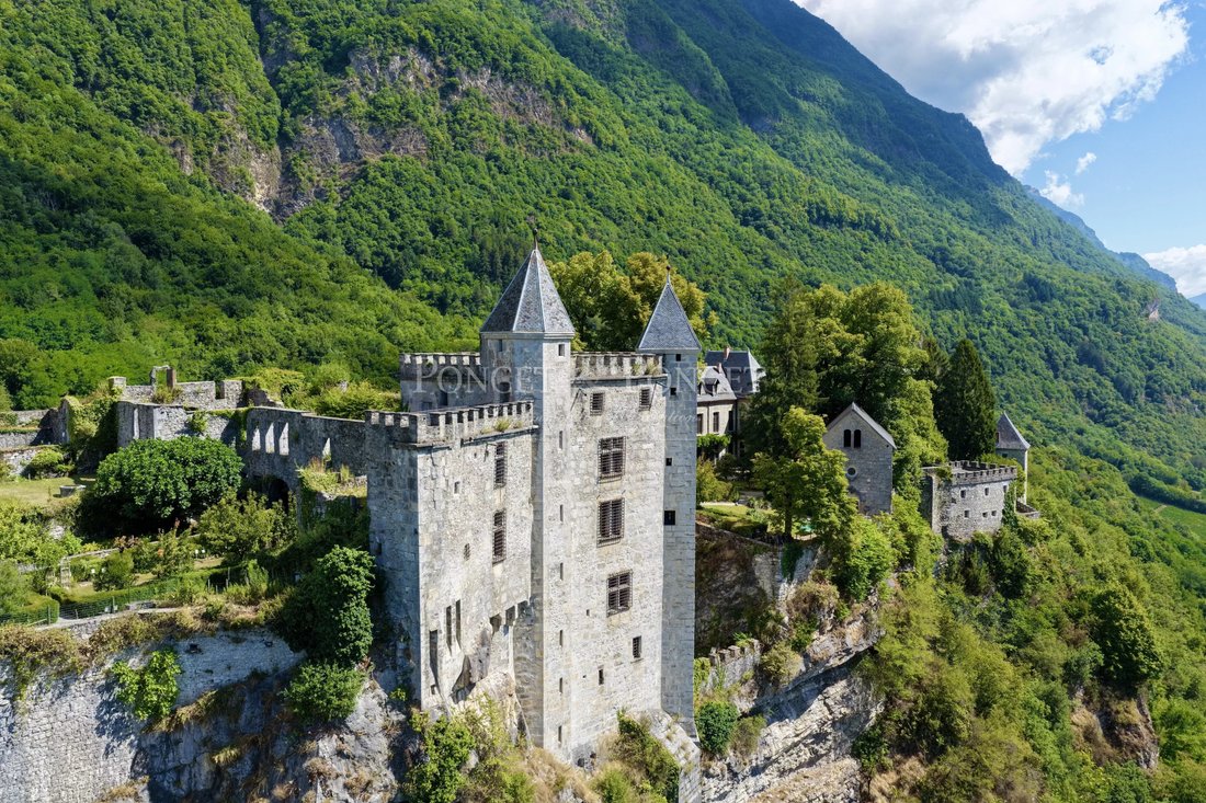 Château à Saint-Pierre-d'Albigny, Auvergne-Rhône-Alpes, France 1 - 17482979