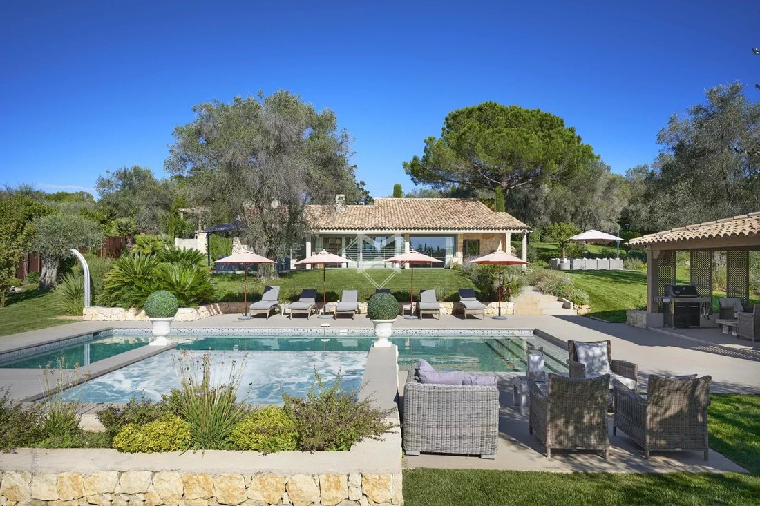 House in Mougins, Provence-Alpes-Côte d'Azur, France 2 - 17483031
