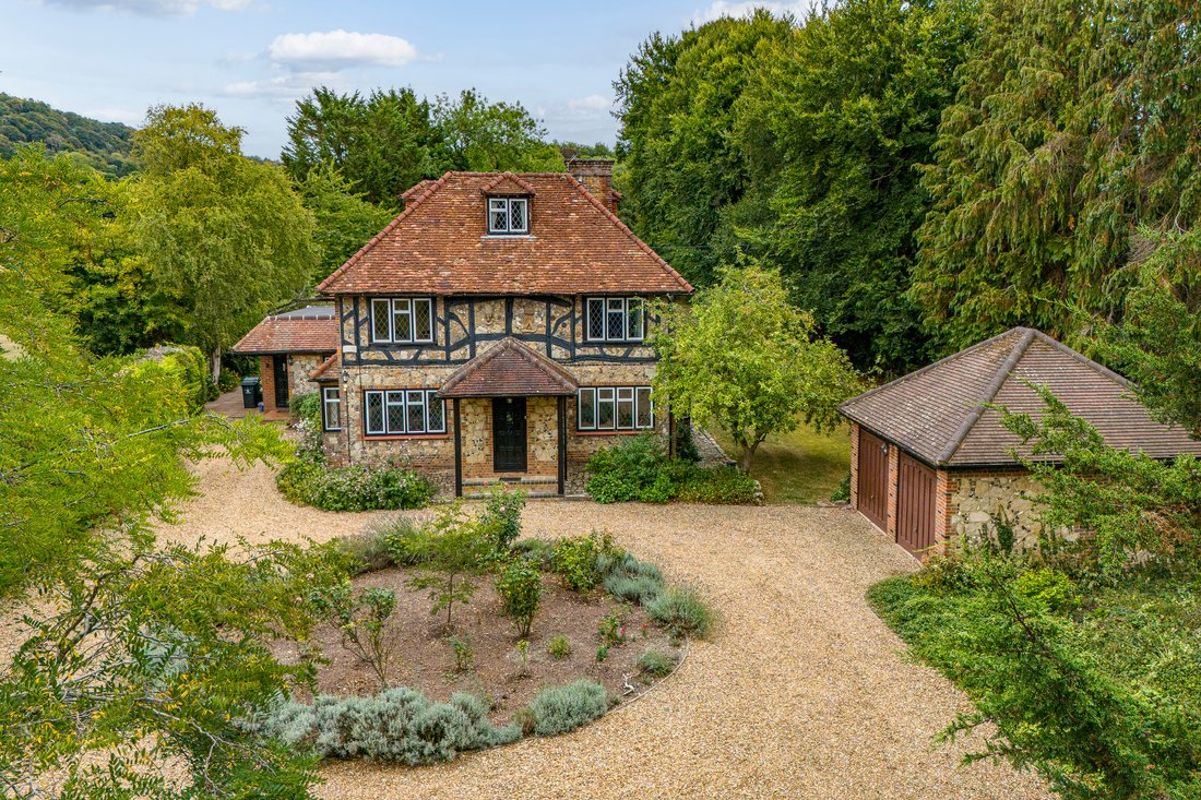 House in Princes Risborough, England 2 - 17485743