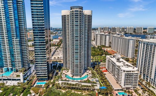 Condo in Sunny Isles Beach, Florida, United States 1