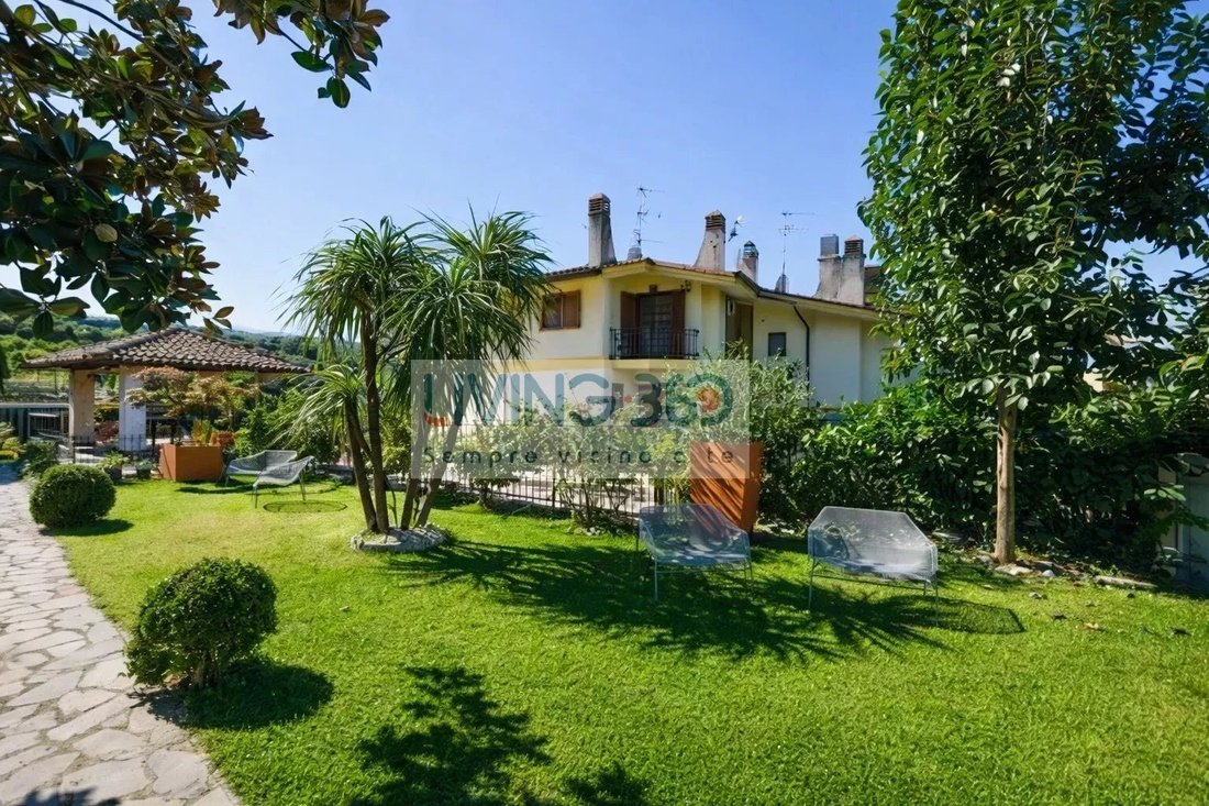 Villa in Frascati, Lazio, Italy 1 - 17483084