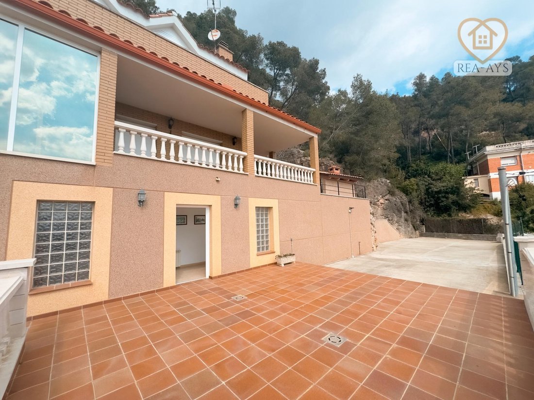 Villa in Vallirana, Catalonia, Spain 3 - 17488386
