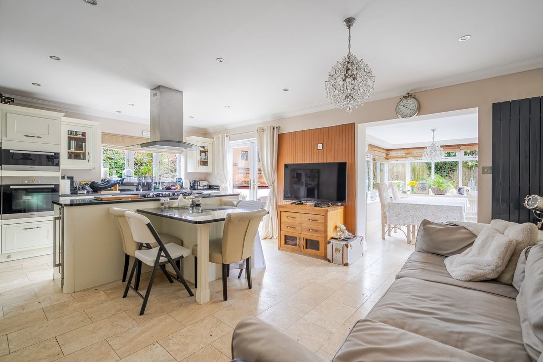 House in Sunninghill, England 3 - 17484929