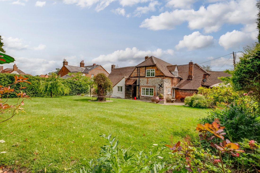 House in Speen, Lacey Green, England 2 - 17485047