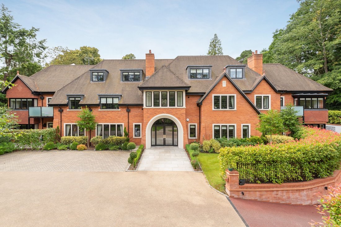 Apartment in Sunninghill, England 1 - 17485012