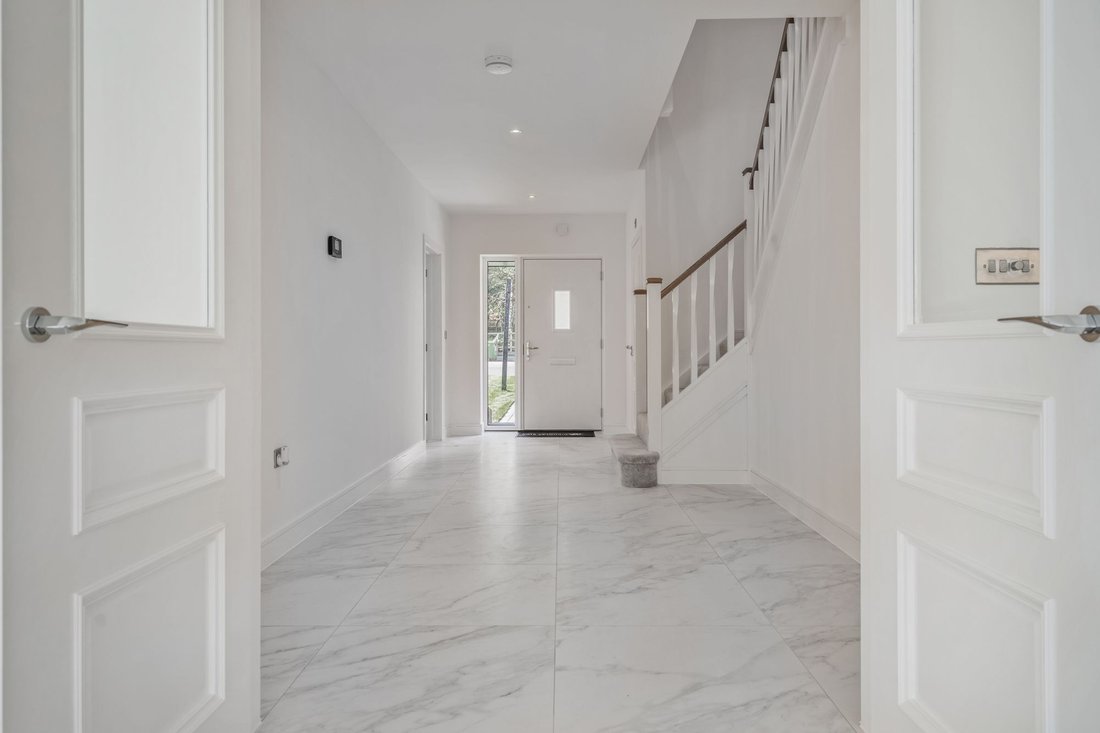 House in Ascot, England 4 - 17489707