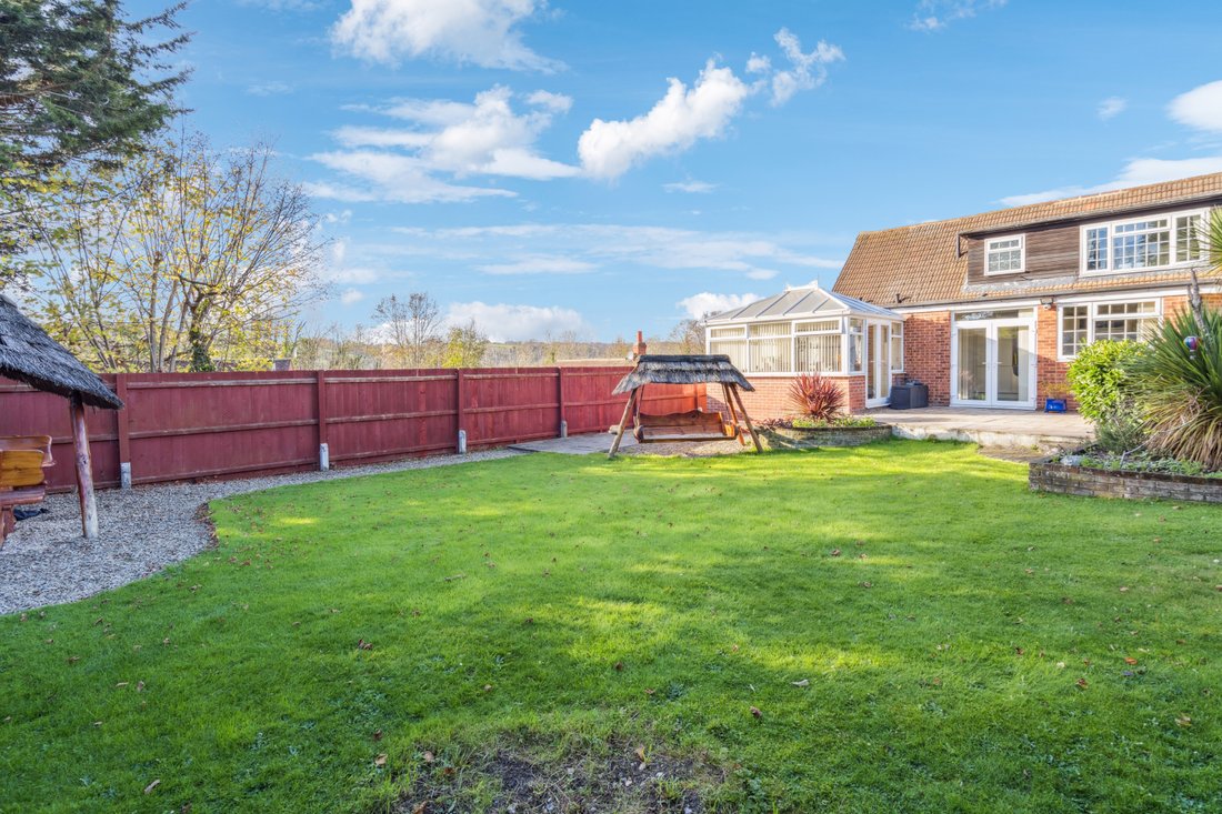 House in Totteridge, England 3 - 17486256