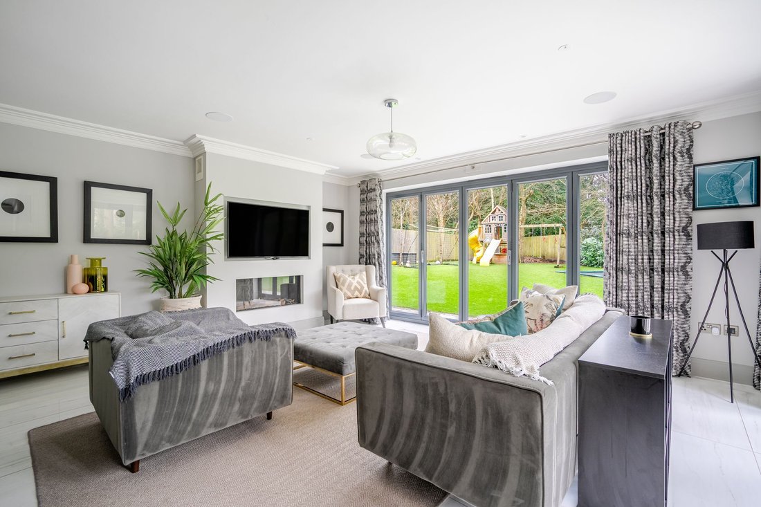 House in Ascot, England 2 - 17484618