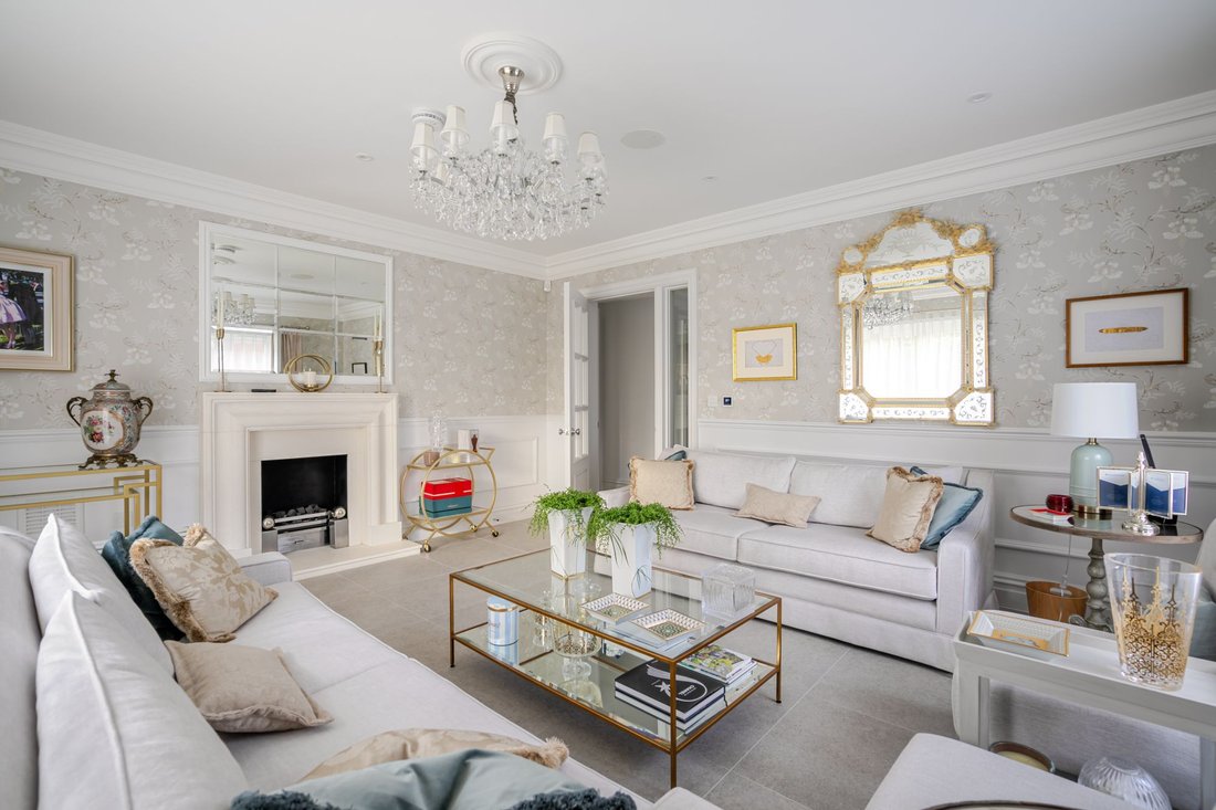House in Sunninghill, England 3 - 17484962