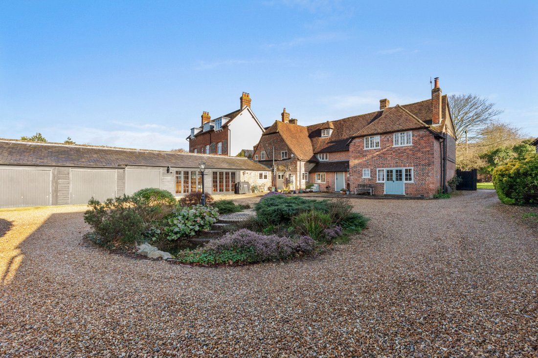 House in Princes Risborough, England 3 - 17486319