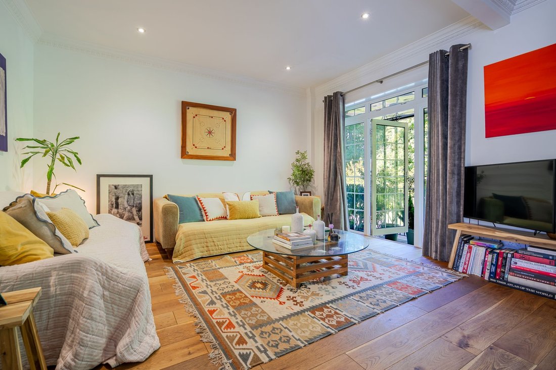 House in Sunninghill, England 3 - 17484721