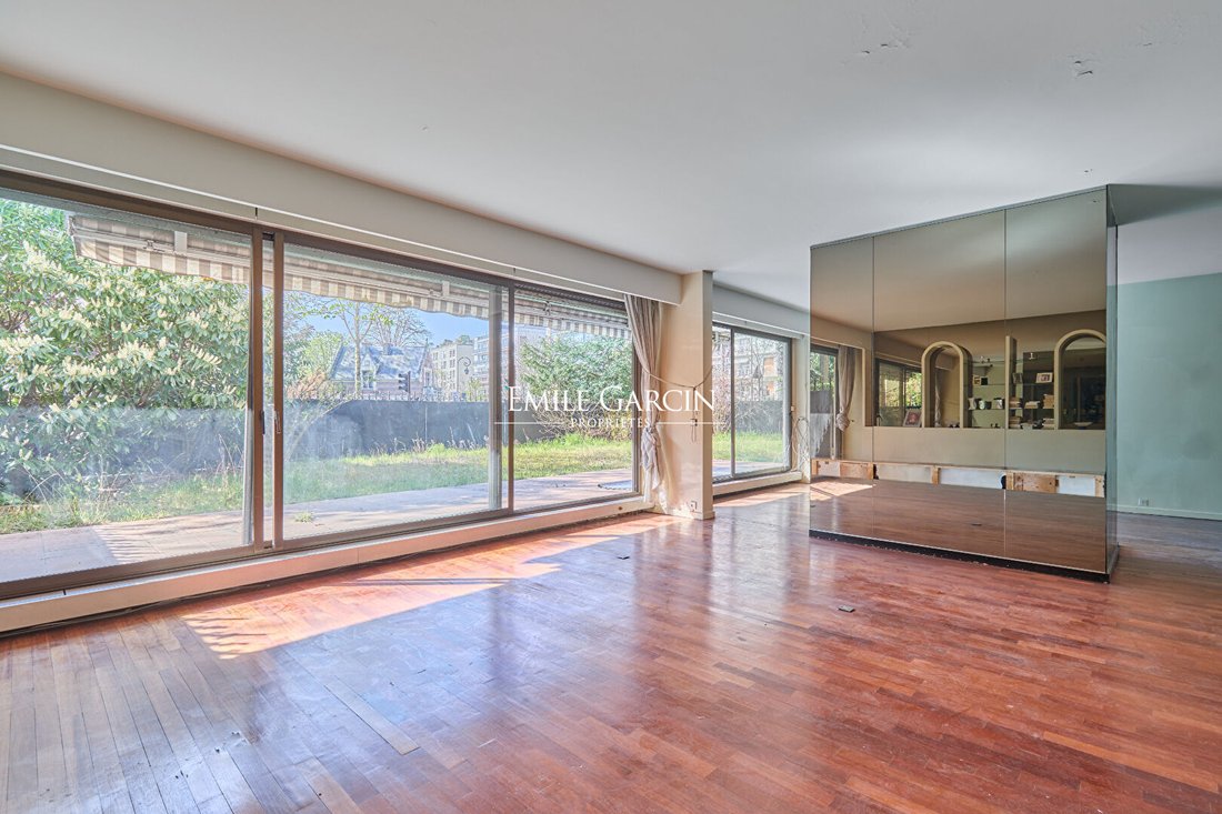 Apartment in La Plaine des Sablons, Neuilly-sur-Seine, France 1 - 17488466