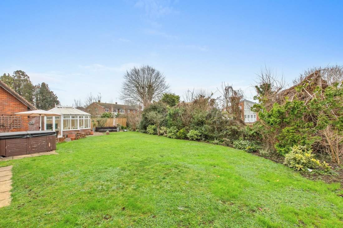 House in Haddenham, England 4 - 17486866