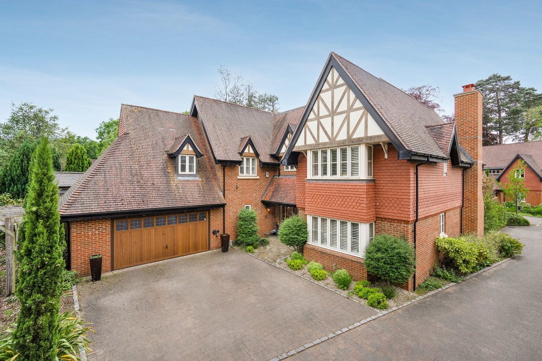 House in Sunninghill, England 1 - 17484522