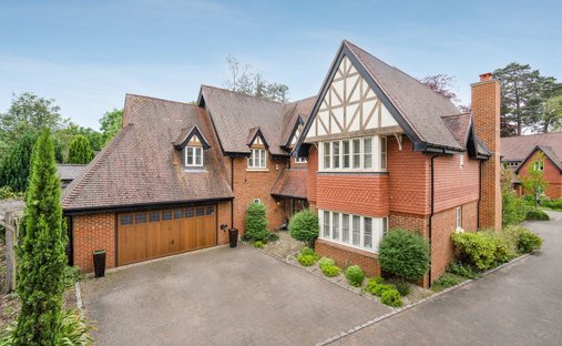 House in Sunninghill, England 1
