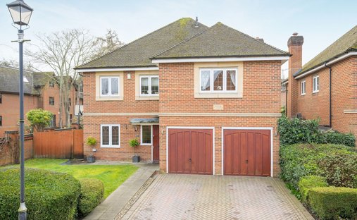 House in Sunninghill, England 1