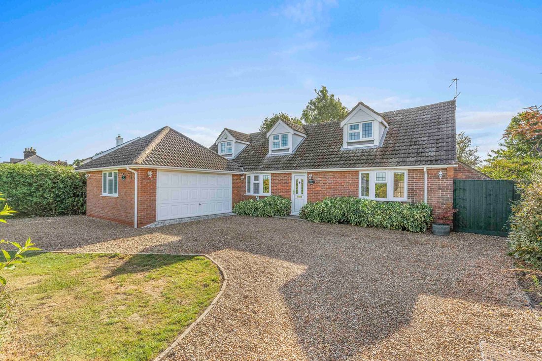House in Hazlemere, England 2 - 17485564
