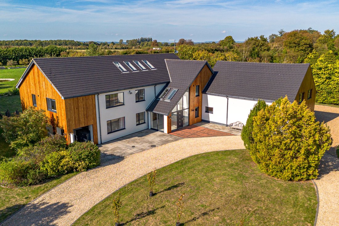 House in Princes Risborough, England 3 - 17484725