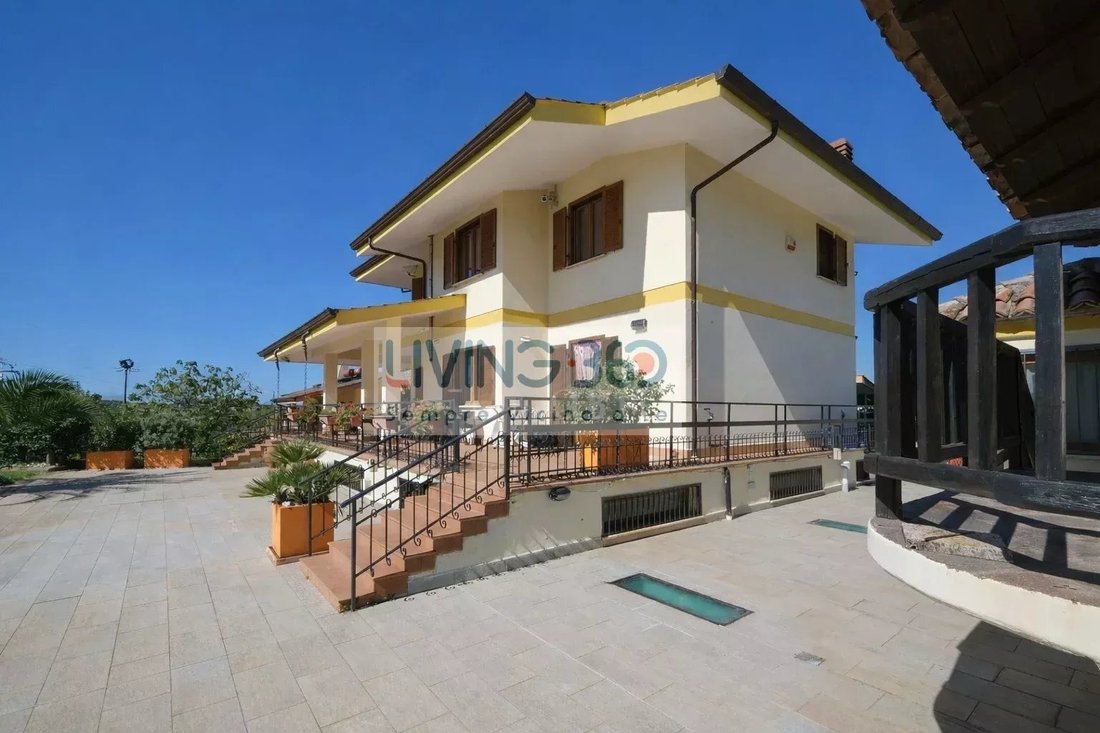 Villa in Frascati, Lazio, Italy 2 - 17483084