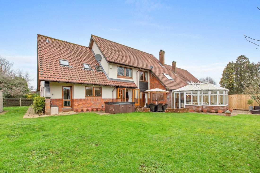 House in Haddenham, England 1 - 17486866