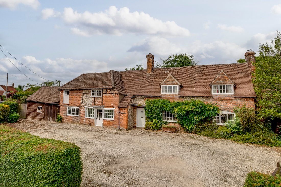 House in Speen, Lacey Green, England 1 - 17485047