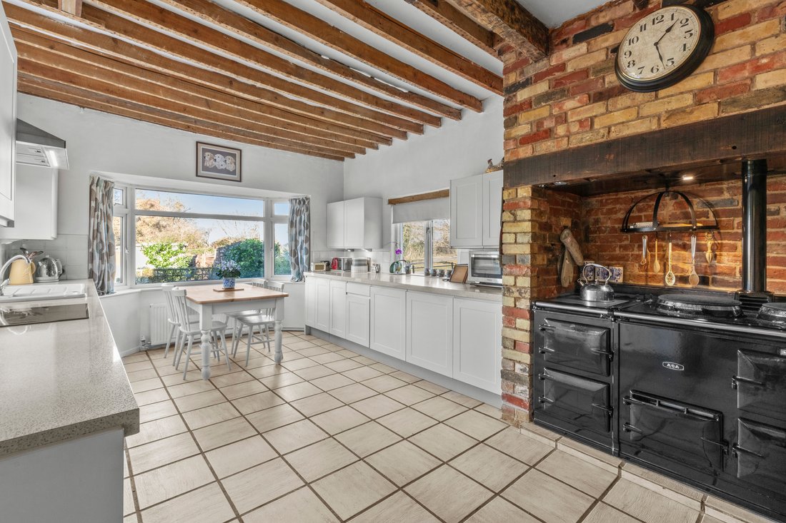 Bungalow in Brill, England 2 - 17484364