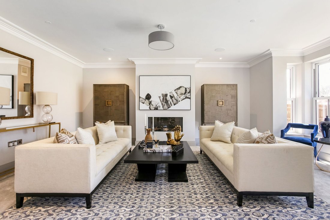 House in Sunninghill, England 2 - 17484688