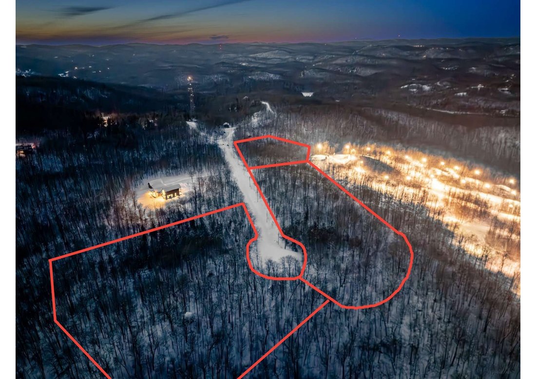 Morin-Heights, Quebec, Canada 1 - 17482925