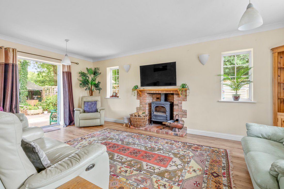 House in Farnham Common, England 5 - 17486806