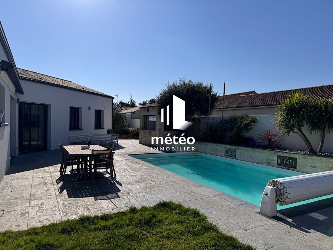 House in Olonne-sur-Mer, Les Sables-d'Olonne, France 1 - 17486241