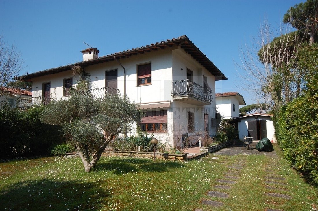 Villa in Camaiore, Tuscany, Italy 2 - 17484684