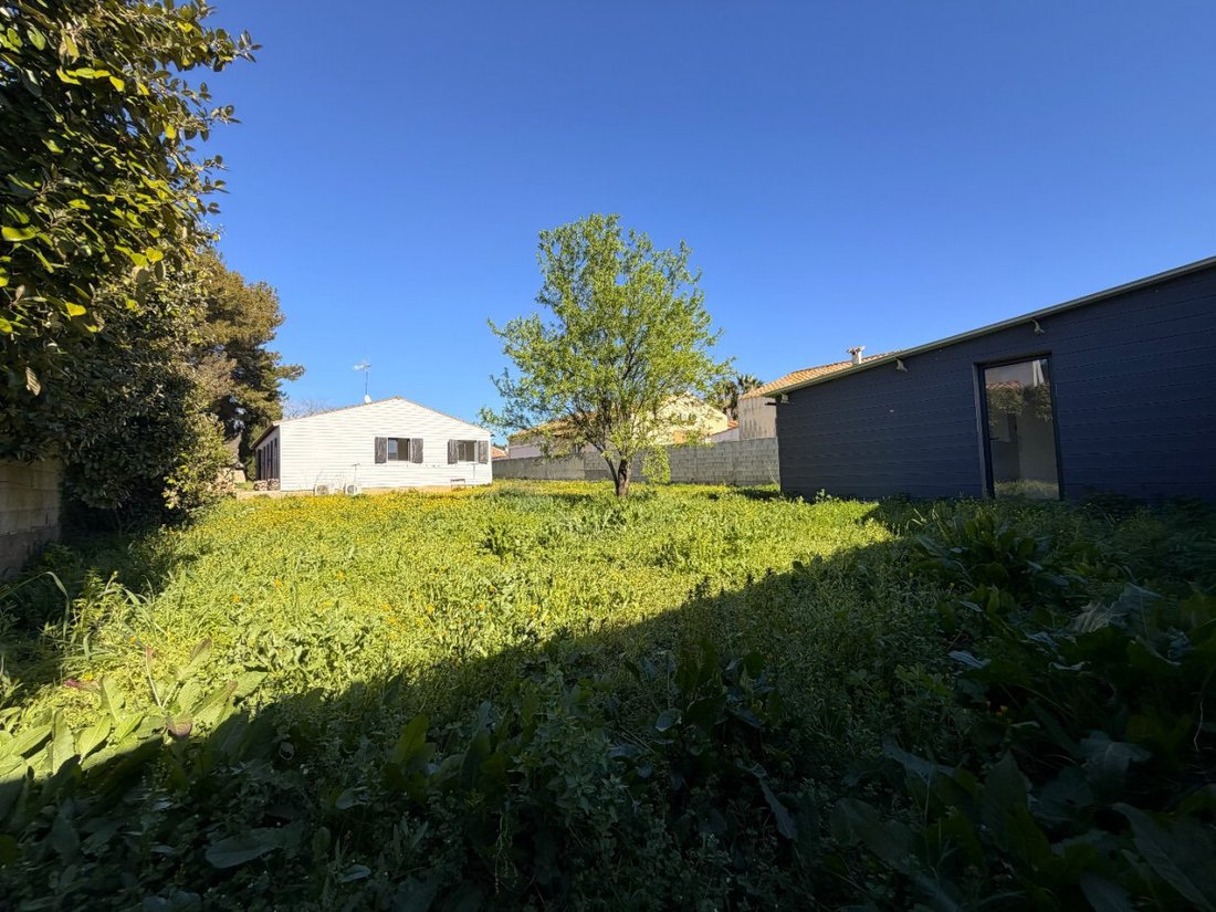 House in Balaruc-les-Bains, Occitania, France 4 - 16672773