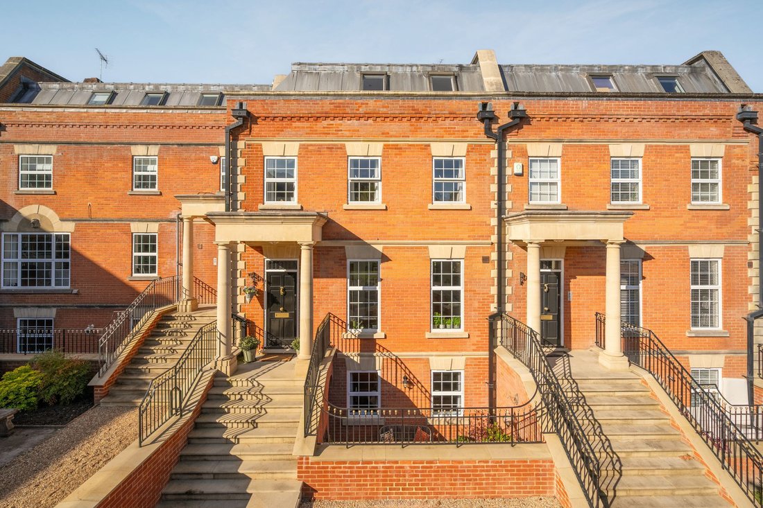House in Sunninghill, England 1 - 17484721