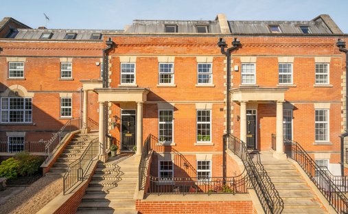 House in Sunninghill, England 1