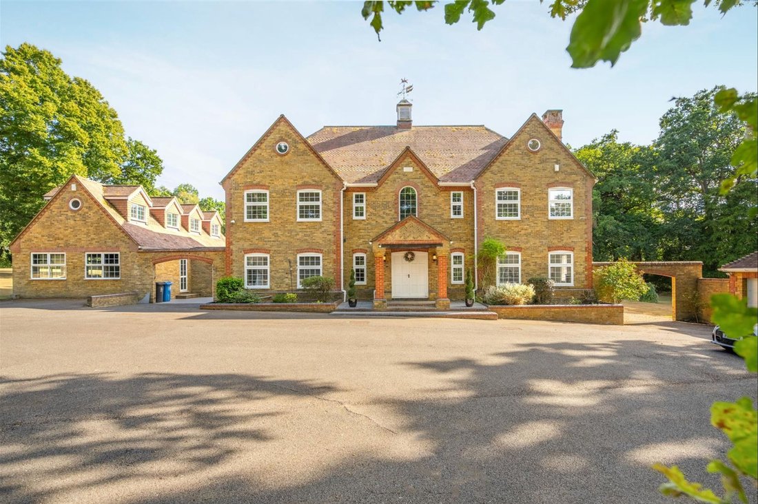 House in Sunninghill, England 1 - 17484472