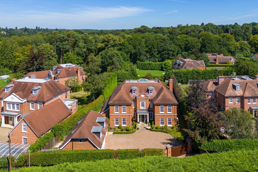 House in Sunninghill, England 1 - 17484441
