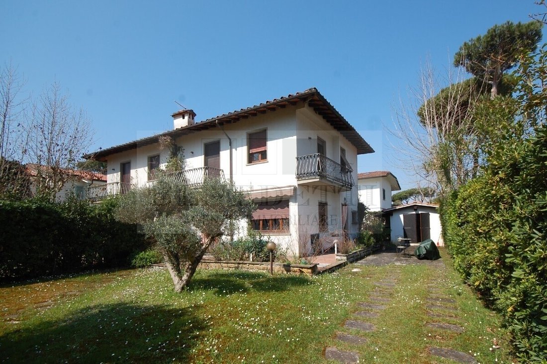 Villa in Camaiore, Tuscany, Italy 1 - 17484684