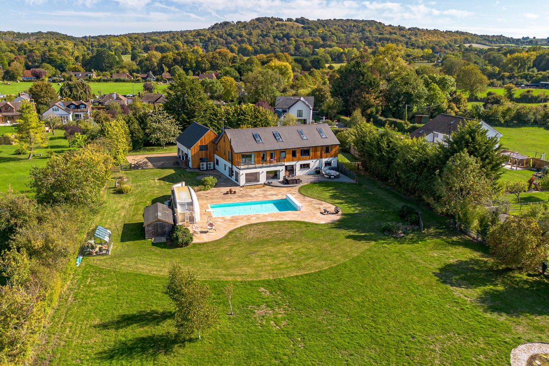 House in Princes Risborough, England 2 - 17484725