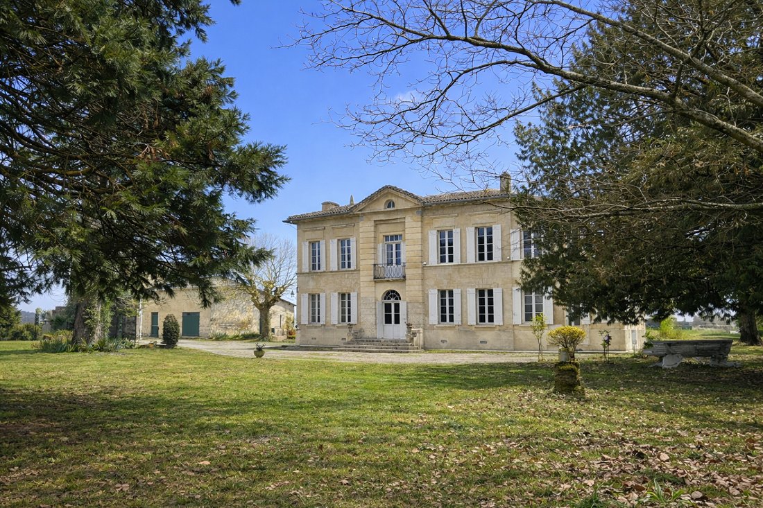 Villa in Saint-Émilion, Nouvelle-Aquitaine, France 1 - 17486295