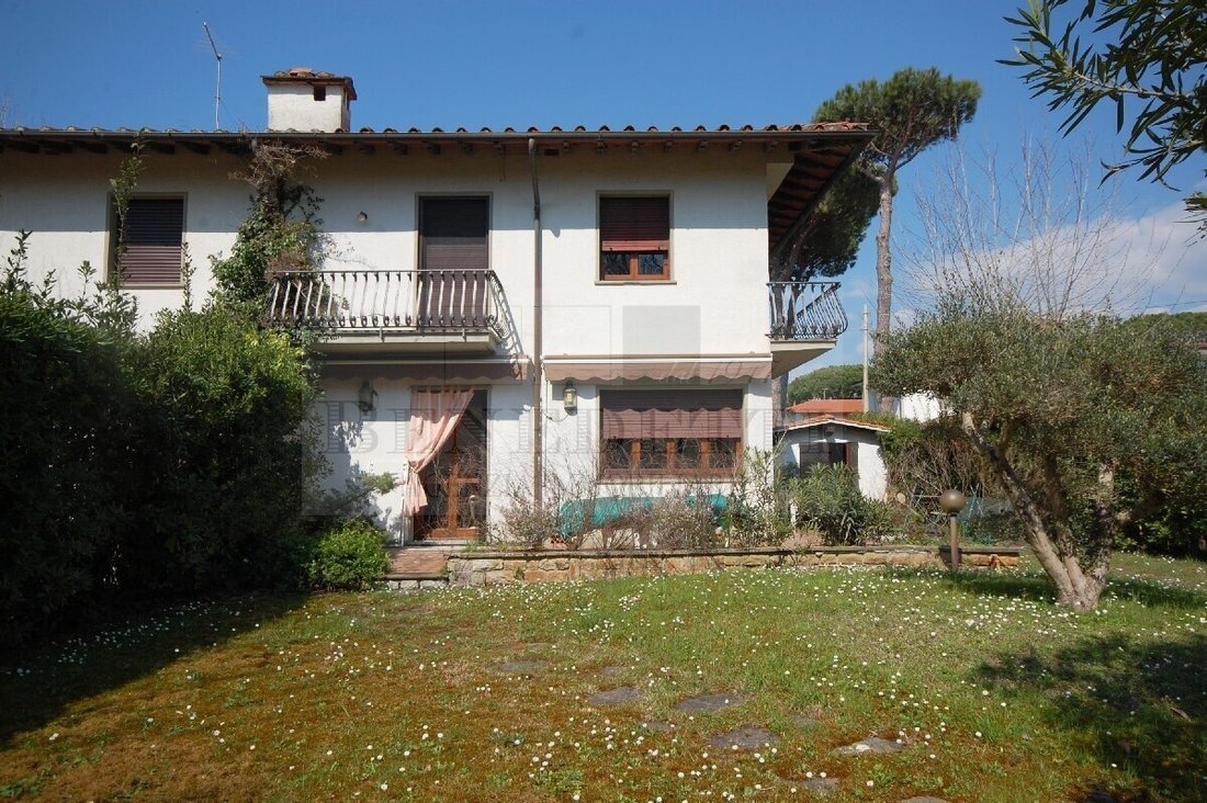 Villa in Camaiore, Tuscany, Italy 3 - 17484684