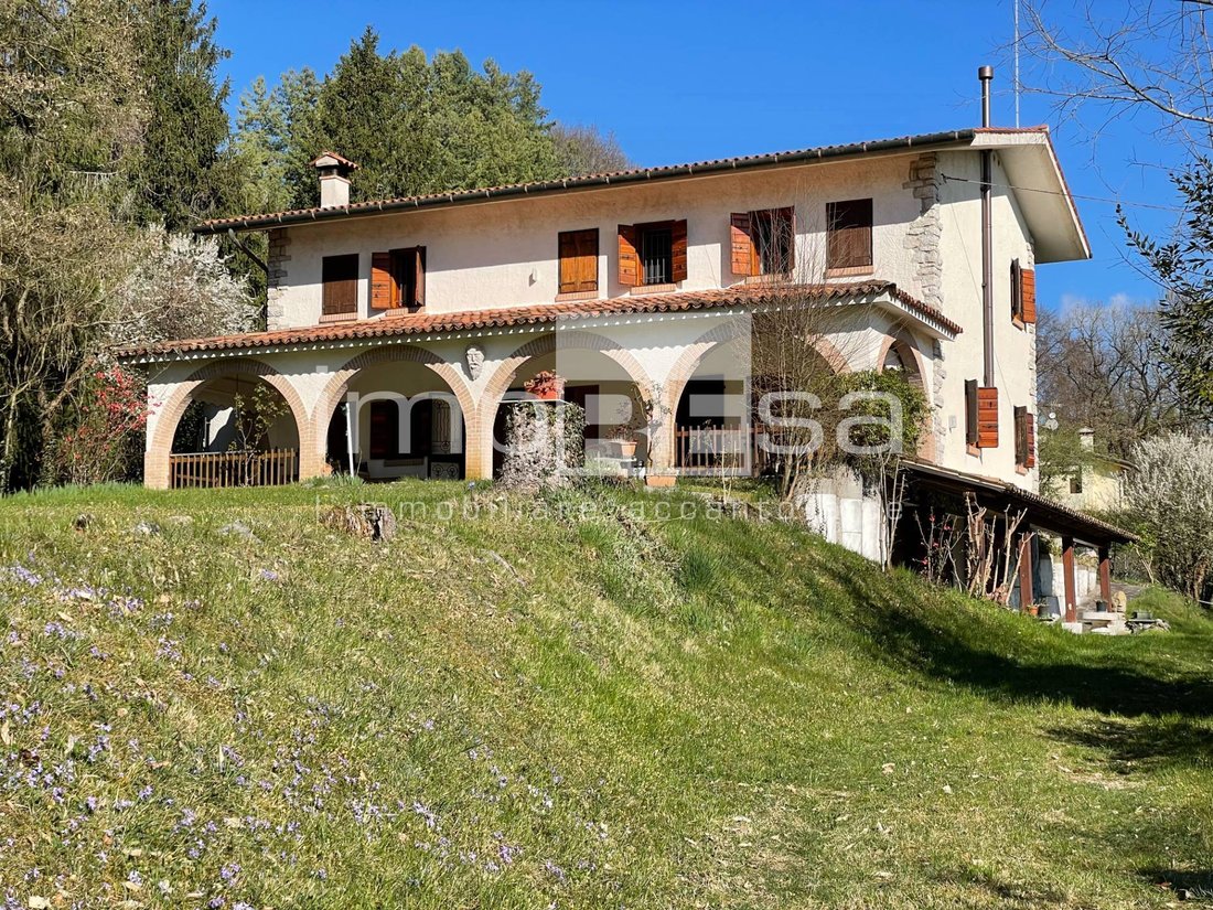 Villa in Soligo, Veneto, Italy 3 - 16847102